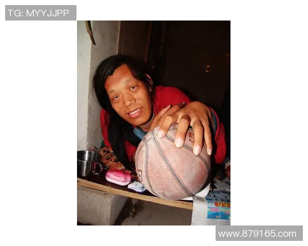 姚明近期动态揭秘他在篮球之外的生活与事业发展全景分析