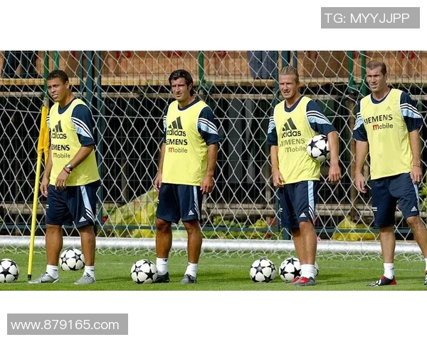 布冯荣膺FIFA最佳门将，实至名归赢得球迷一片喝彩